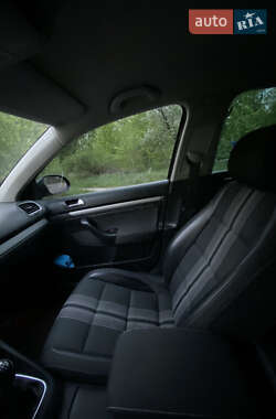 Универсал Volkswagen Golf 2012 в 