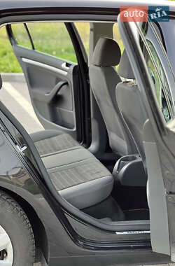 Хэтчбек Volkswagen Golf 2007 в 