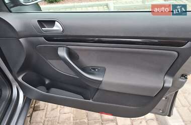 Универсал Volkswagen Golf 2010 в 