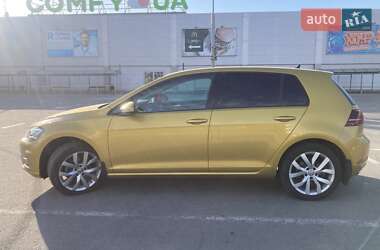 Хетчбек Volkswagen Golf 2018 в 