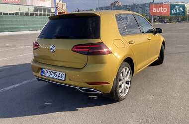 Хетчбек Volkswagen Golf 2018 в 