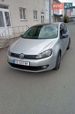Хетчбек Volkswagen Golf 2012 в Чернівцях
