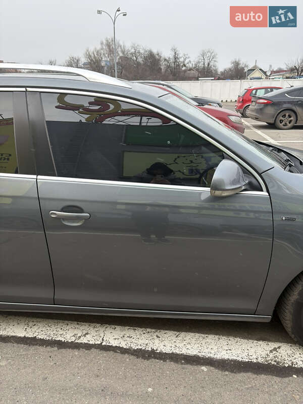 Универсал Volkswagen Golf 2010 в Полтаве