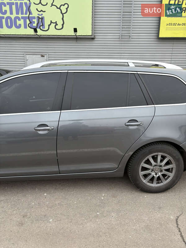 Универсал Volkswagen Golf 2010 в Полтаве