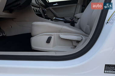Хетчбек Volkswagen Golf 2017 в 