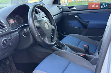 Хэтчбек Volkswagen Golf 2006 в 