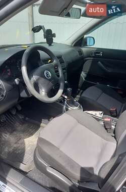 Хетчбек Volkswagen Golf 2001 в 