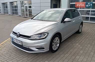 Хэтчбек Volkswagen Golf 2019 в Киеве