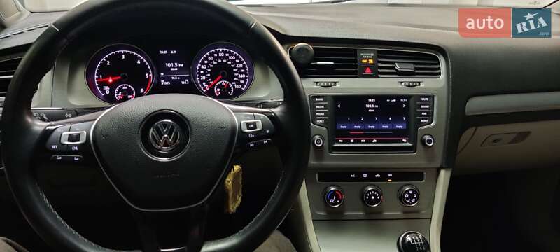Універсал Volkswagen Golf 2015 в Києві