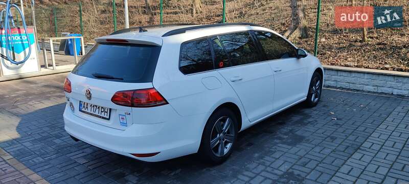 Універсал Volkswagen Golf 2015 в Києві