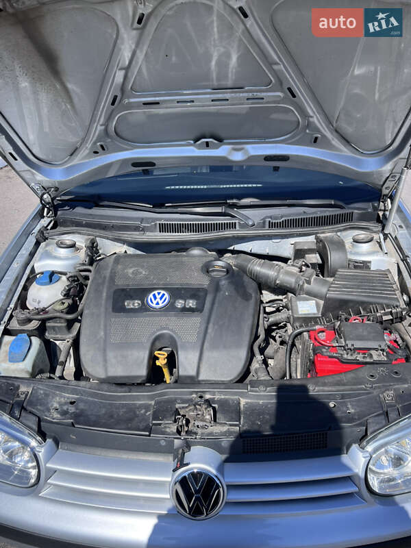 Хэтчбек Volkswagen Golf 2002 в Хмельнике