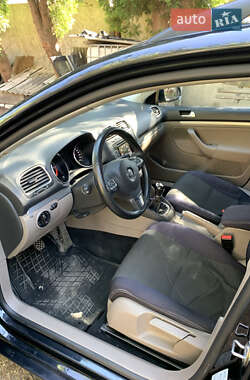 Универсал Volkswagen Golf 2013 в 