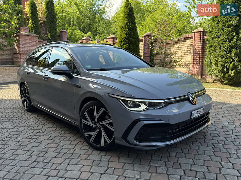 Універсал Volkswagen Golf 2020 в Чернівцях