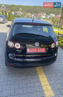 Хэтчбек Volkswagen Golf 2005 в 