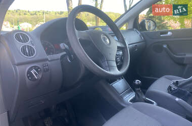 Хэтчбек Volkswagen Golf 2005 в 