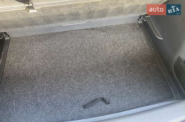 Хэтчбек Volkswagen Golf 2005 в 