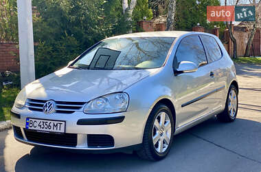Хэтчбек Volkswagen Golf 2005 в Киеве