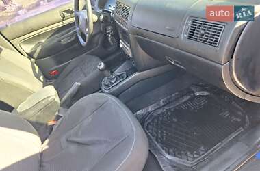 Хетчбек Volkswagen Golf 1999 в 