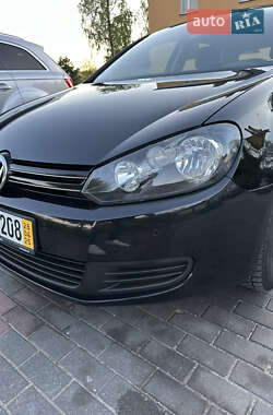 Хэтчбек Volkswagen Golf 2009 в 