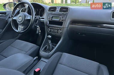 Хэтчбек Volkswagen Golf 2009 в 