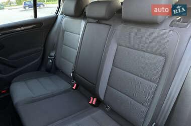 Хэтчбек Volkswagen Golf 2009 в 