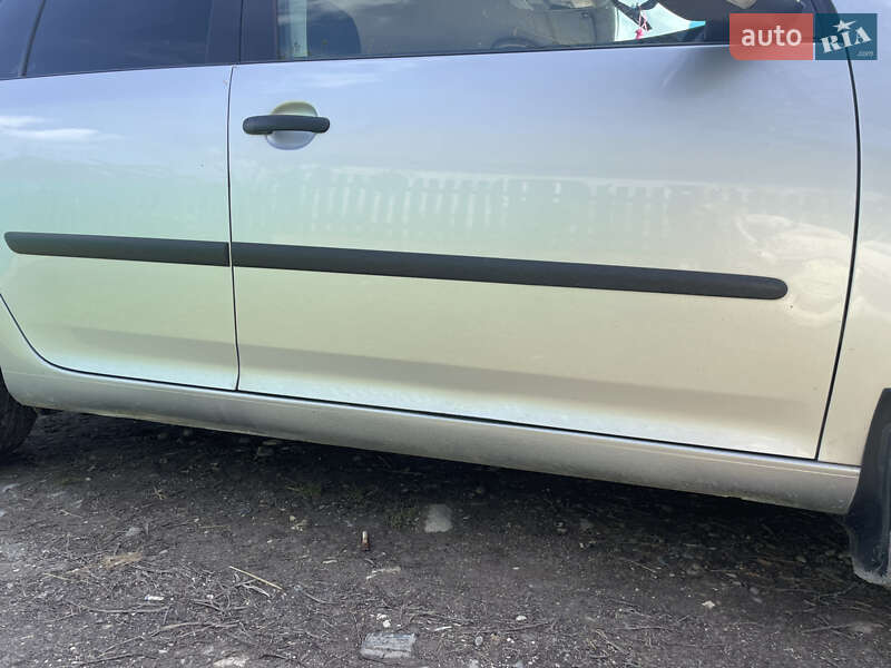 Хетчбек Volkswagen Golf 2008 в Івано-Франківську