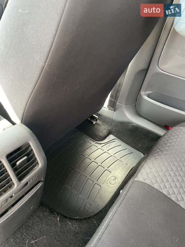 Хетчбек Volkswagen Golf 2008 в Івано-Франківську