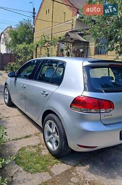 Хэтчбек Volkswagen Golf 2009 в 