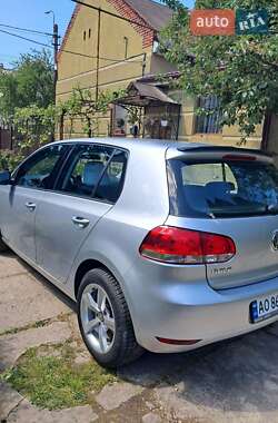 Хэтчбек Volkswagen Golf 2009 в 