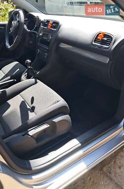 Хэтчбек Volkswagen Golf 2009 в 