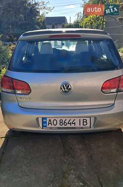 Хэтчбек Volkswagen Golf 2009 в 