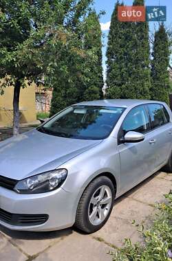 Хэтчбек Volkswagen Golf 2009 в 
