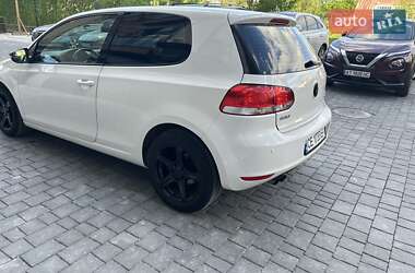 Хэтчбек Volkswagen Golf 2009 в 