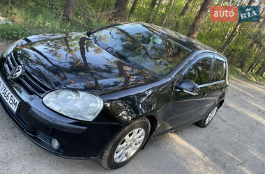 Хетчбек Volkswagen Golf 2004 в 