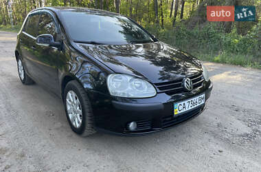 Хетчбек Volkswagen Golf 2004 в 