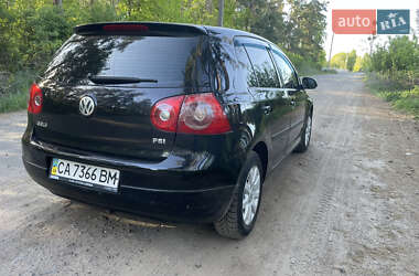 Хетчбек Volkswagen Golf 2004 в 