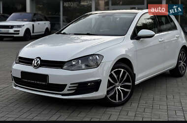 Хэтчбек Volkswagen Golf 2015 в Днепре