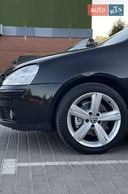 Хэтчбек Volkswagen Golf 2008 в 