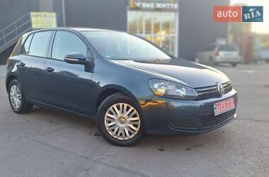 Хетчбек Volkswagen Golf 2010 в 