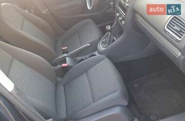 Хетчбек Volkswagen Golf 2010 в 