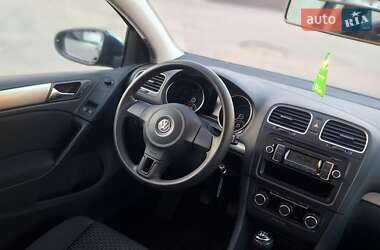 Хетчбек Volkswagen Golf 2010 в 