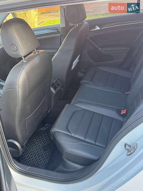 Універсал Volkswagen Golf 2015 в Броварах