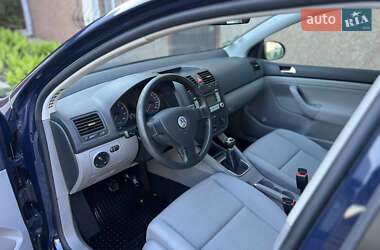 Хэтчбек Volkswagen Golf 2007 в 