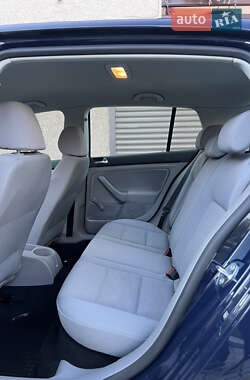 Хэтчбек Volkswagen Golf 2007 в 