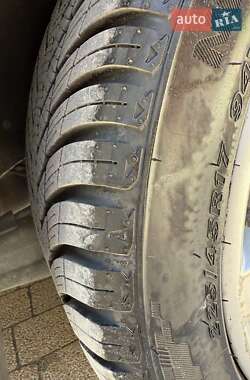 Хэтчбек Volkswagen Golf 2010 в 