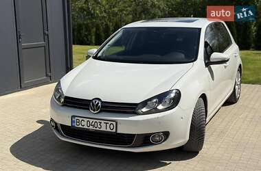 Хэтчбек Volkswagen Golf 2010 в 
