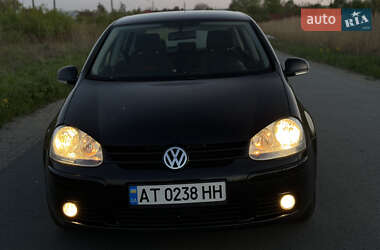 Хетчбек Volkswagen Golf 2006 в 