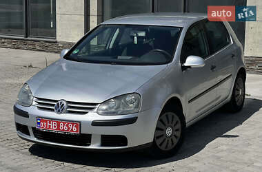 Хетчбек Volkswagen Golf 2004 в Чорткові