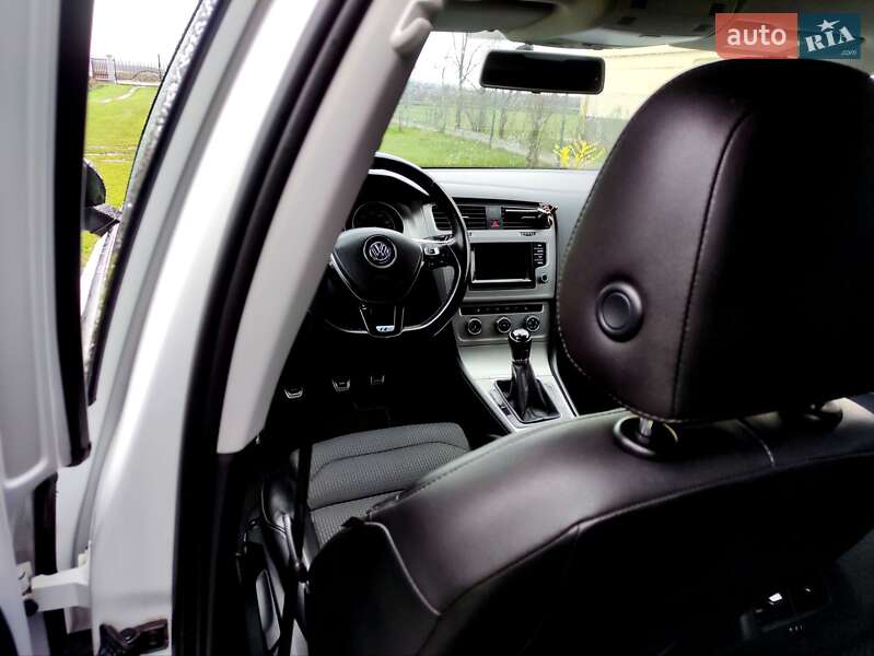 Універсал Volkswagen Golf 2014 в Львові