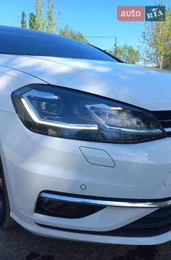 Универсал Volkswagen Golf 2017 в 